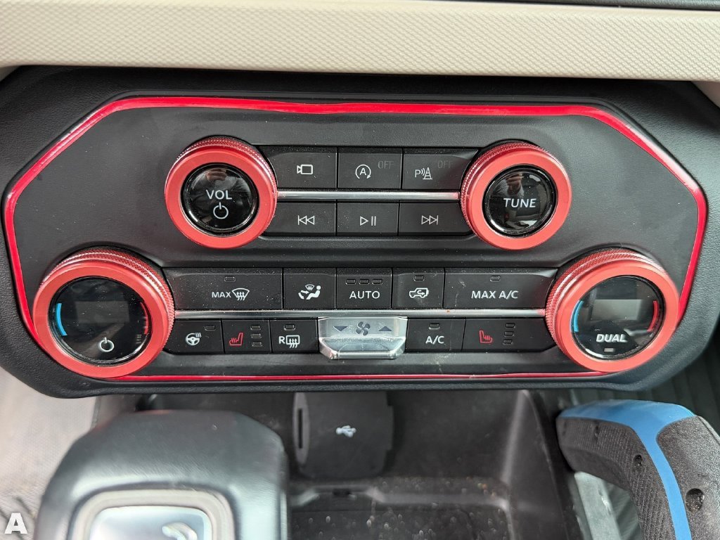 Used 2021 Ford Bronco Wildtrak AWD/4WD image 7