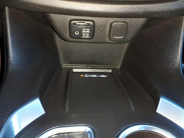 Used 2022 Chevrolet Traverse LT w/ LT Premium Package image 24