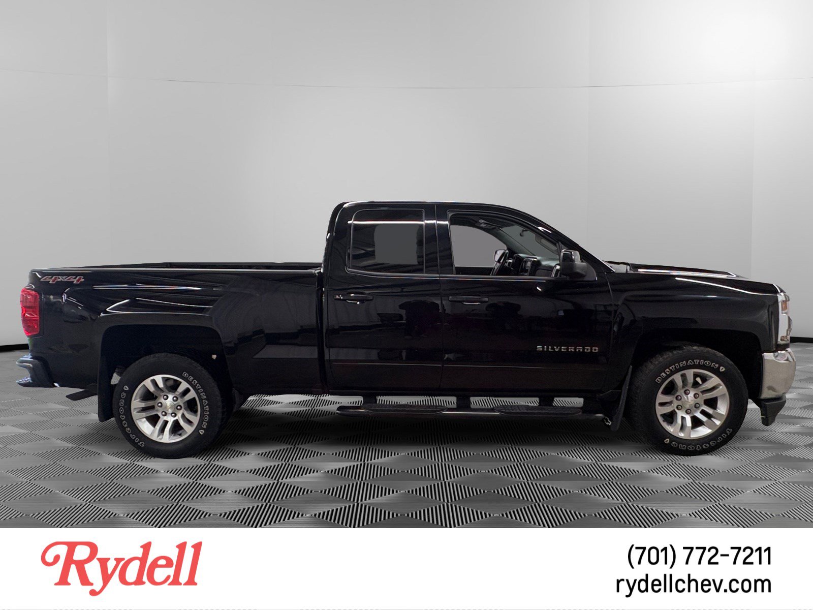 Used 2017 Chevrolet Silverado 1500 LT w/ All Star Edition AWD/4WD image 6