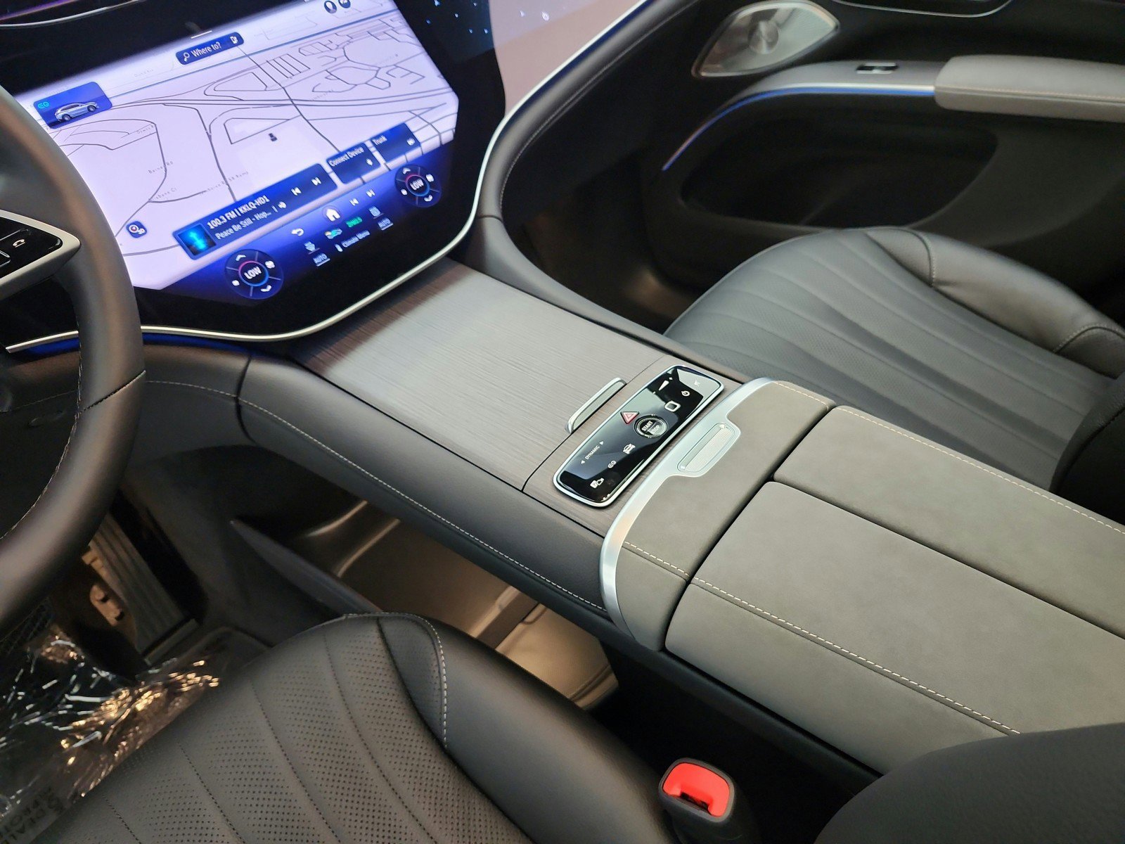 New 2026 Mercedes-Benz EQS 400 4MATIC SUV image 10