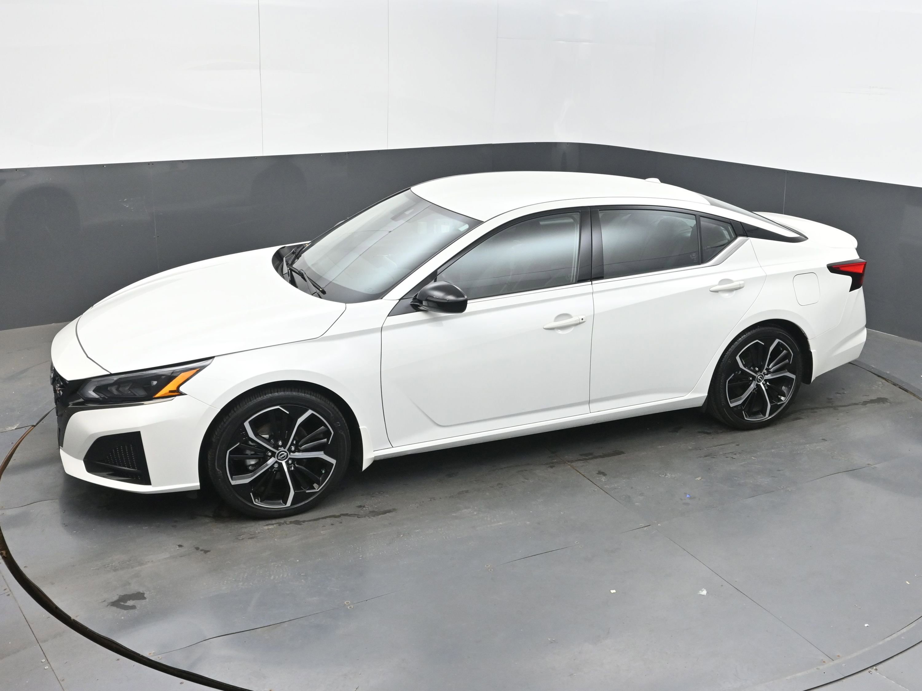 Certified 2024 Nissan Altima 2.5 SR image 32