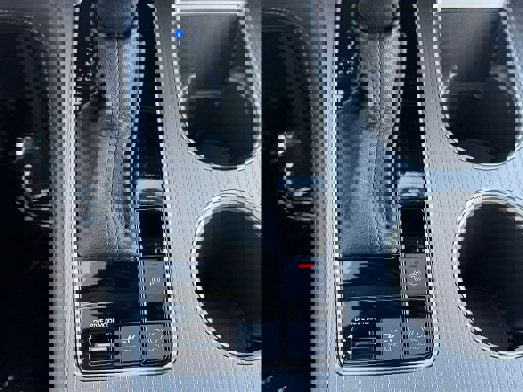 Used 2025 Toyota Sienna LE w/ LE Plus Package image 27