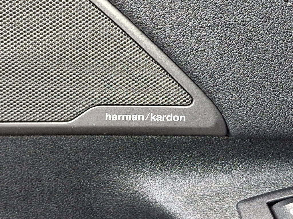 Used 2023 BMW 540i xDrive w/ Premium Package image 31