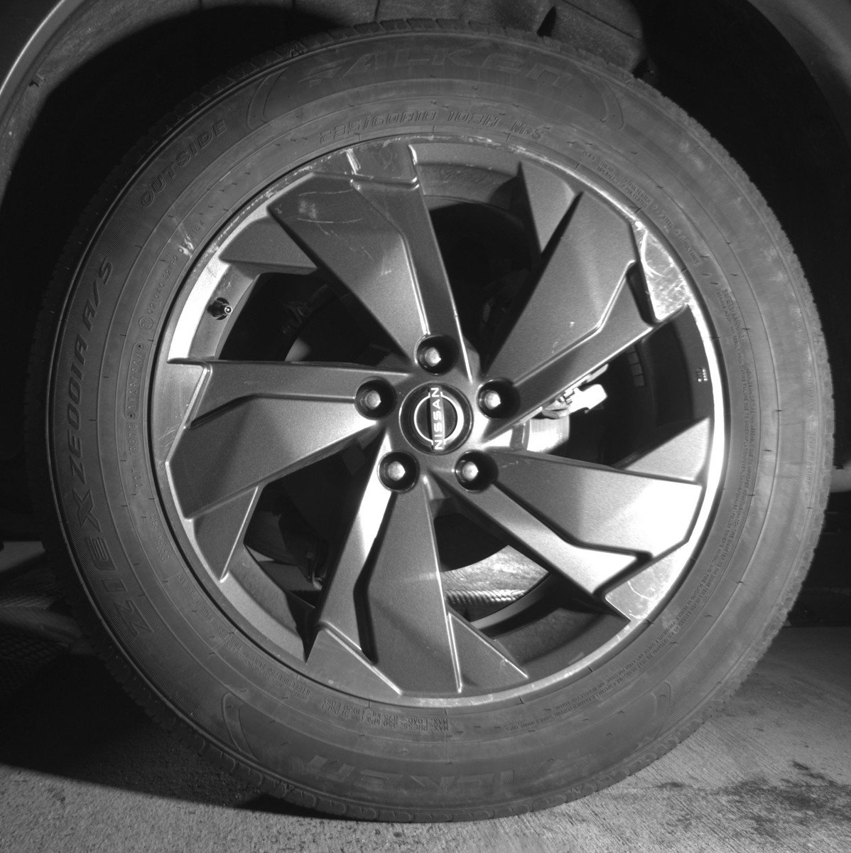 Used 2025 Nissan Rogue SV image 14