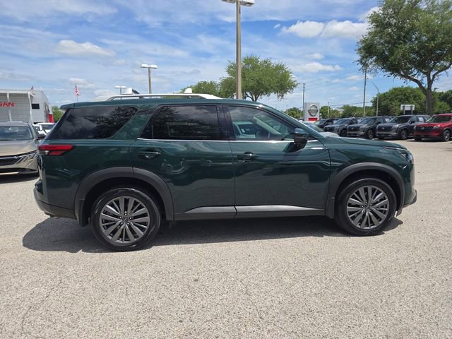 Certified 2025 Nissan Pathfinder SL w/ SL Premium Package FWD image 9