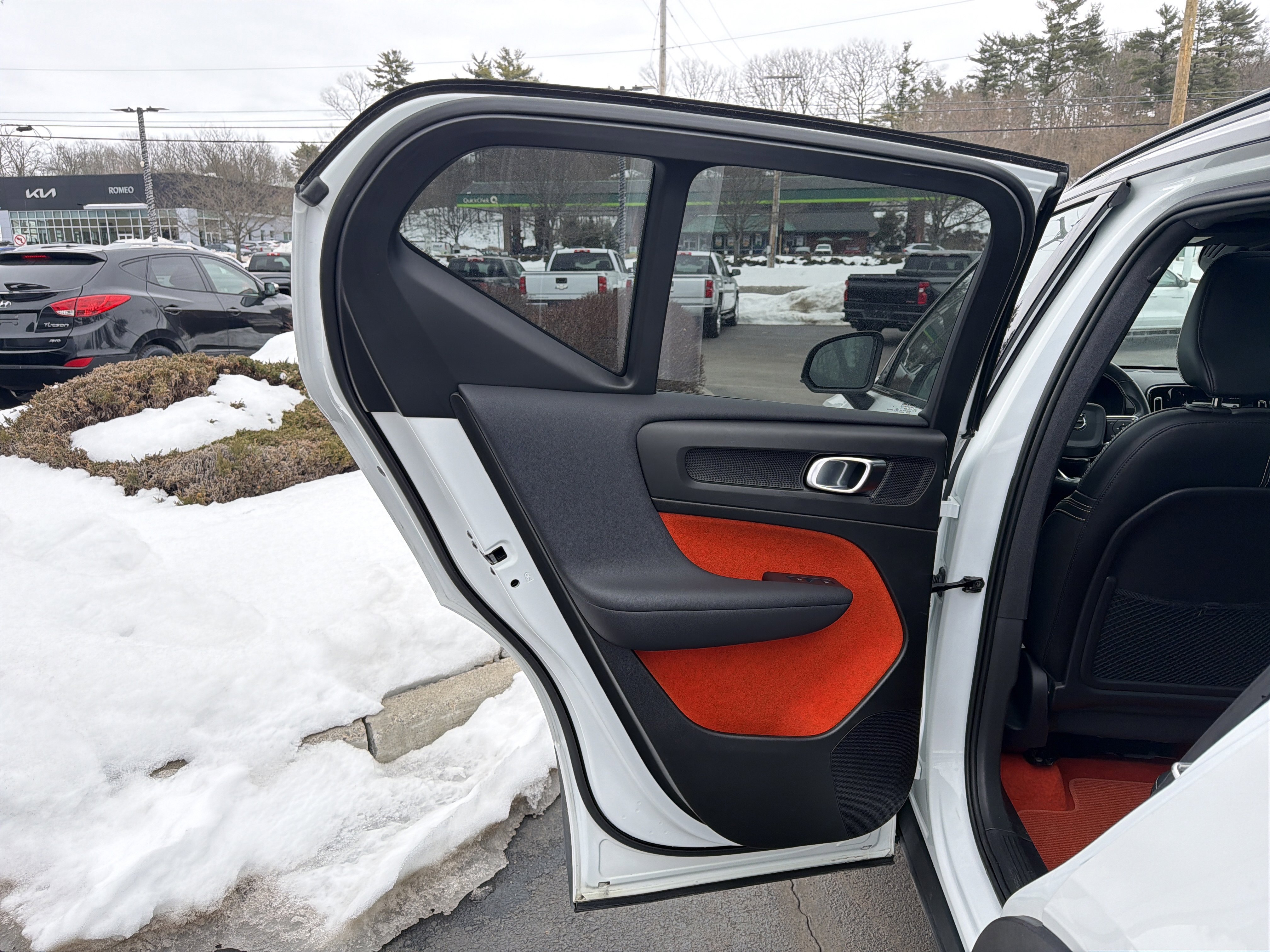 Used 2019 Volvo XC40 T5 R-Design image 29