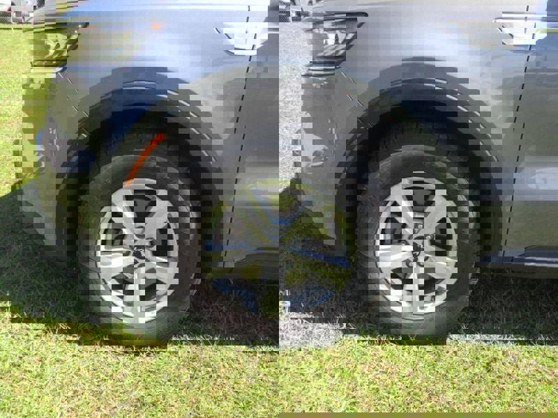 Used 2022 Kia Sorento LX image 10