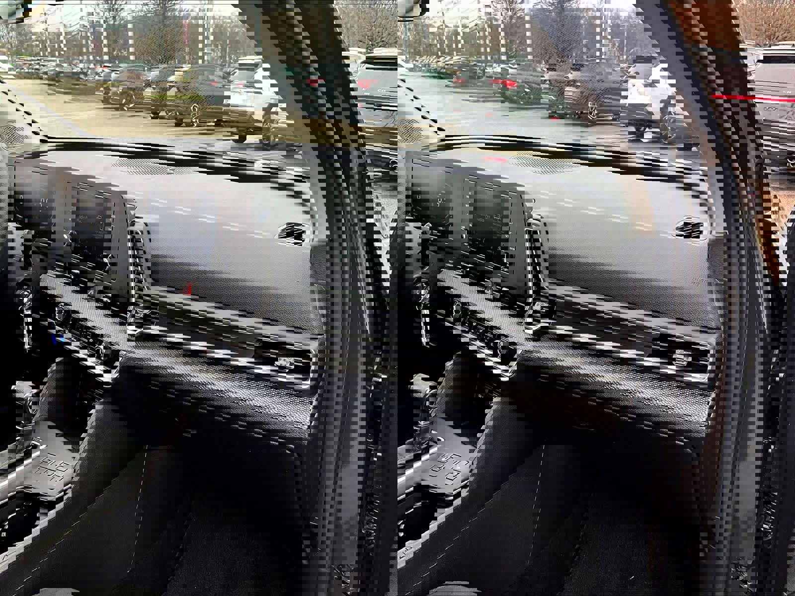 Used 2023 Kia Sportage LX image 13