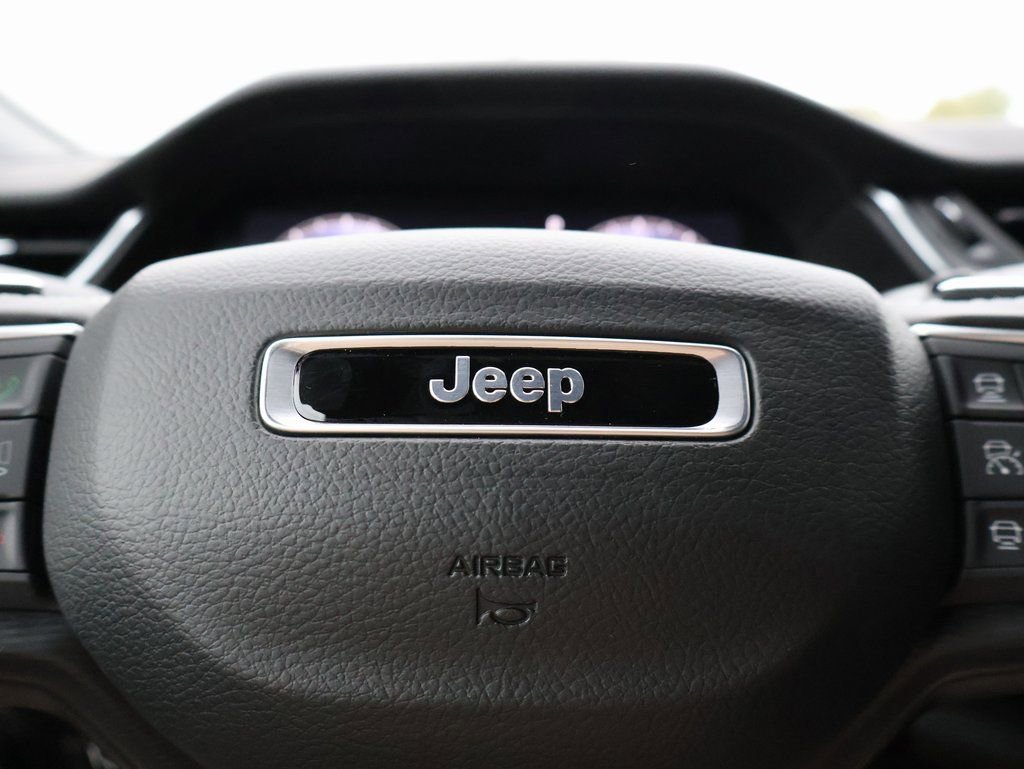 New 2025 Jeep Grand Cherokee L Altitude image 29
