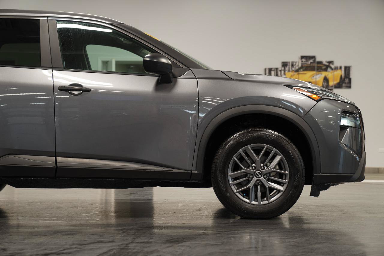 Used 2024 Nissan Rogue S AWD/4WD image 12