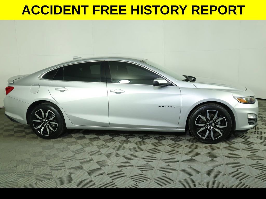 Used 2022 Chevrolet Malibu RS FWD image 2