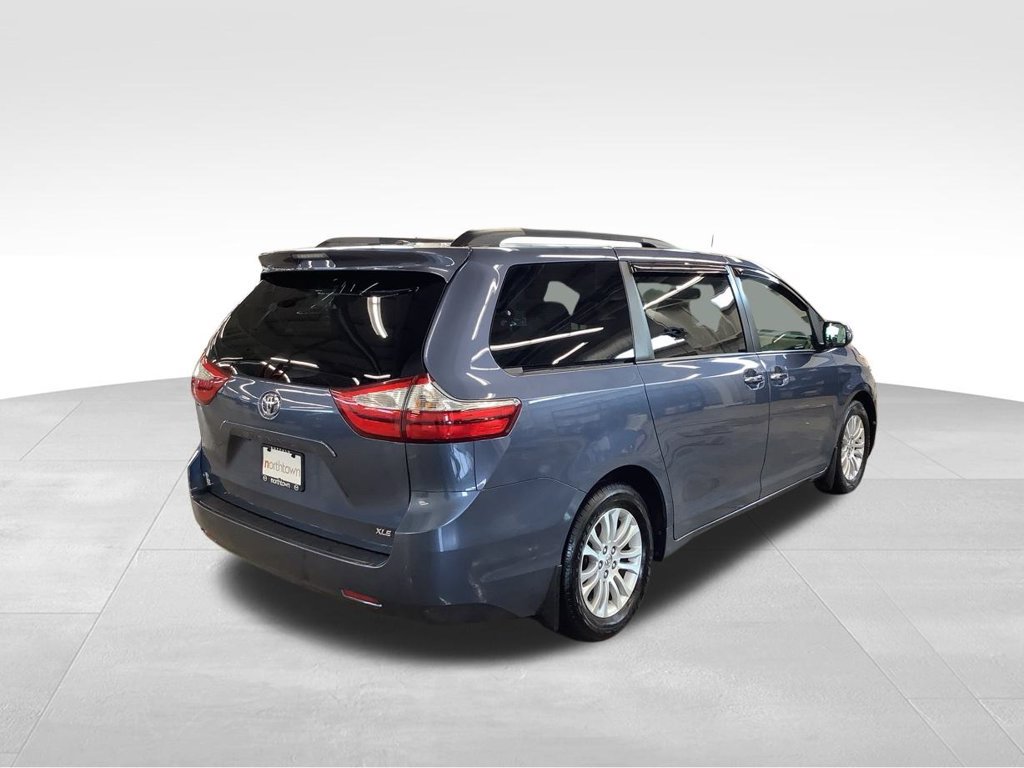 Used 2015 Toyota Sienna XLE FWD image 29