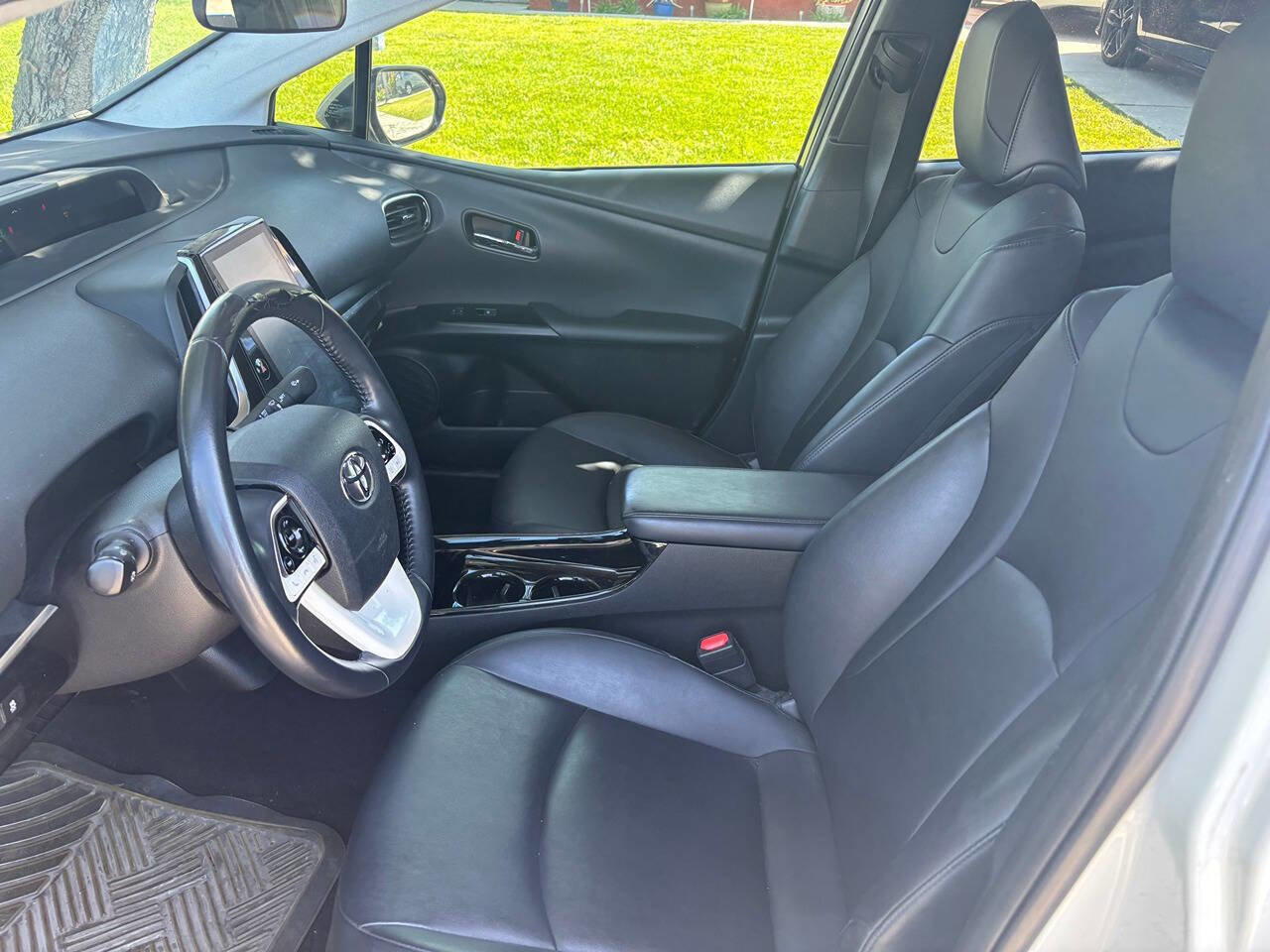 Used 2018 Toyota Prius Prime Premium image 13