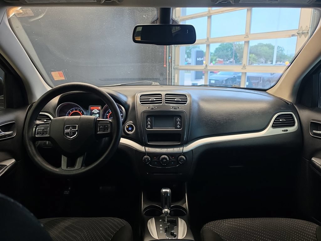 Used 2020 Dodge Journey SE w/ Blacktop Package FWD image 17