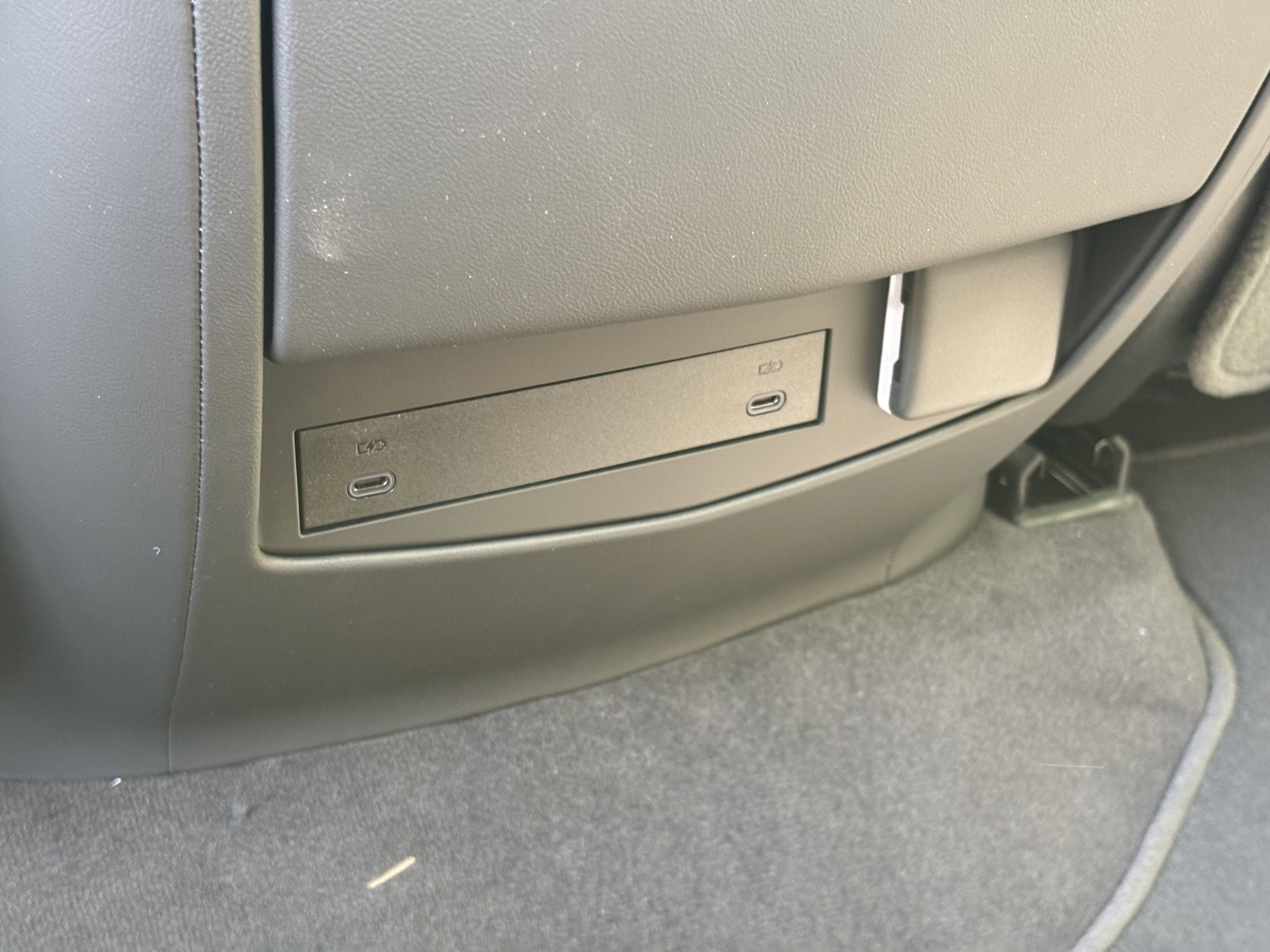 New 2026 Cadillac Escalade ESV Luxury image 16