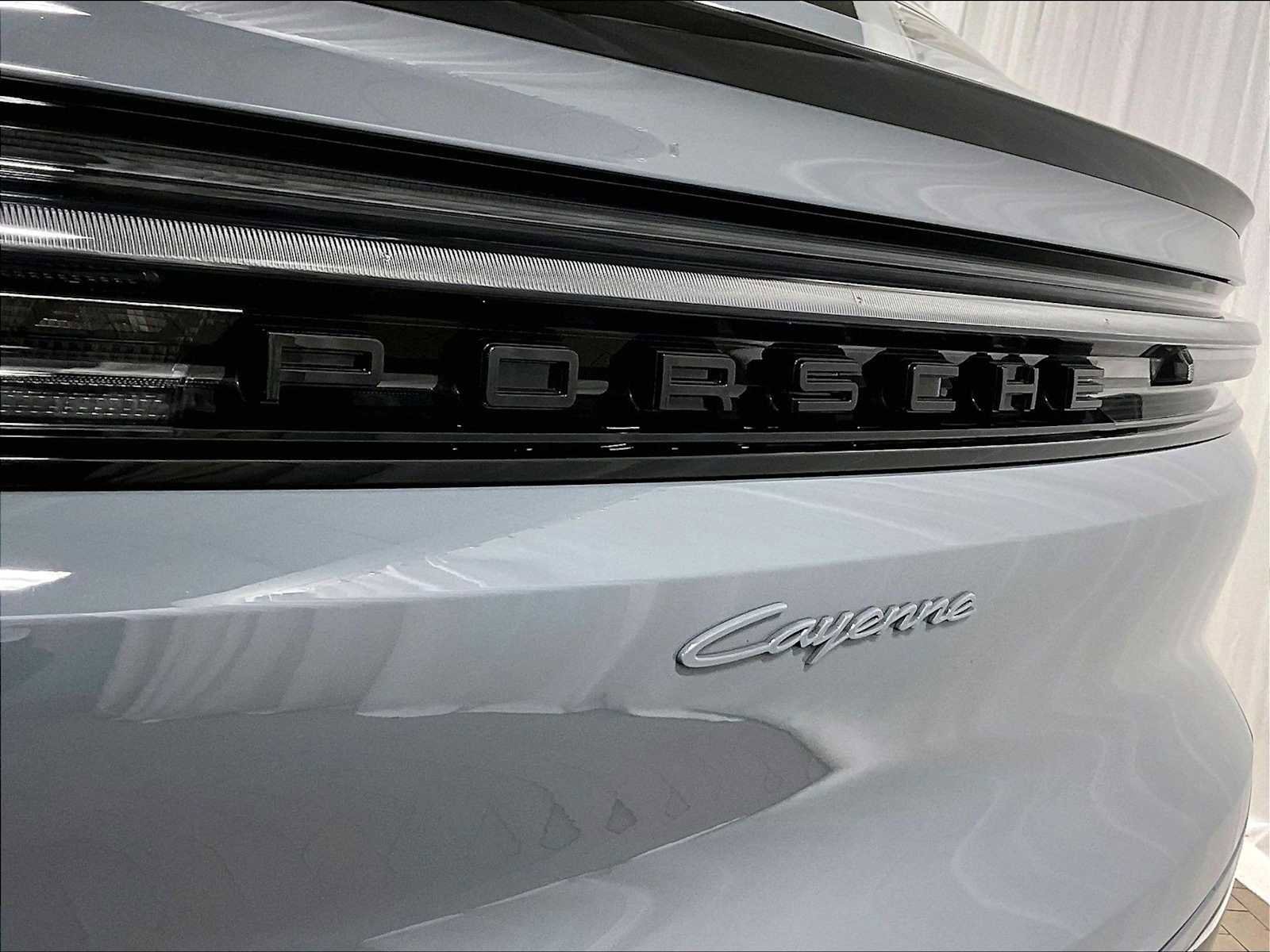 Used 2025 Porsche Cayenne Coupe image 34