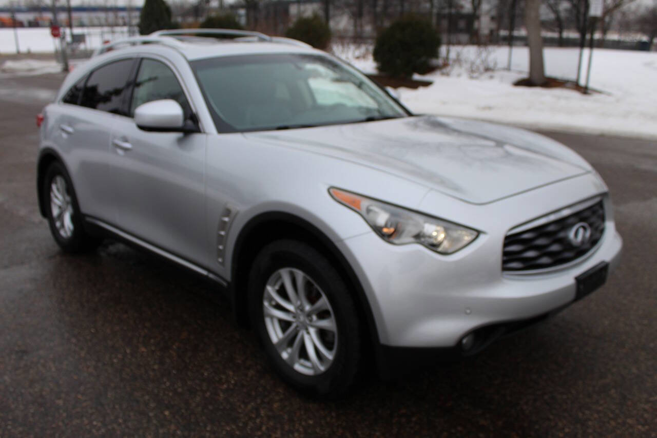 Used 2010 INFINITI FX35 AWD w/ Navigation Pkg image 9