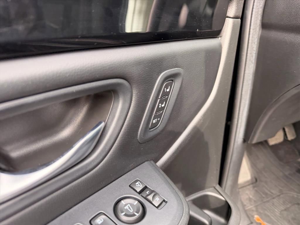 Used 2025 Honda Pilot TrailSport image 17