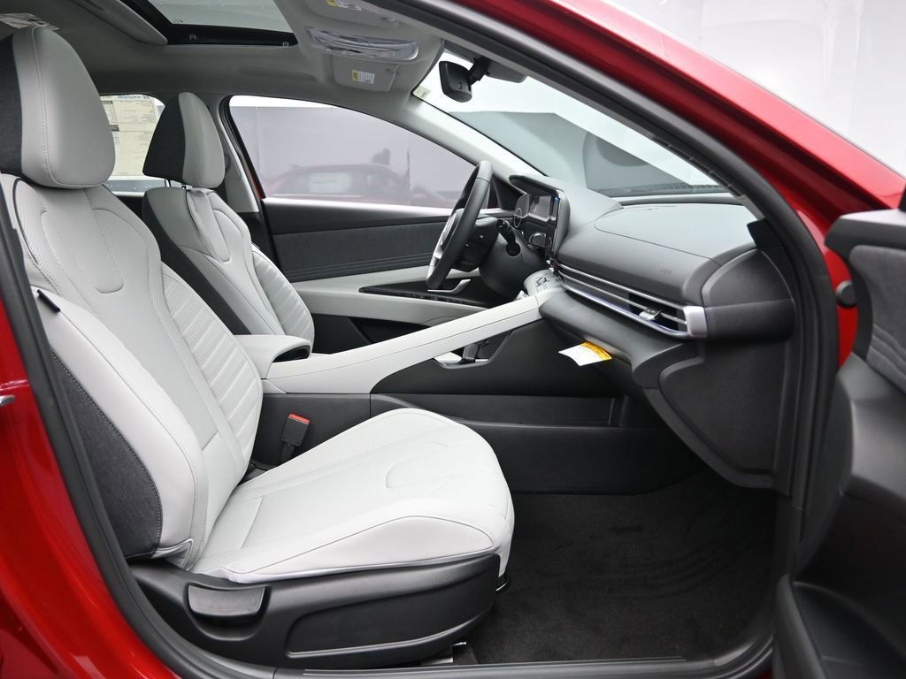 New 2025 Hyundai Elantra Limited image 33