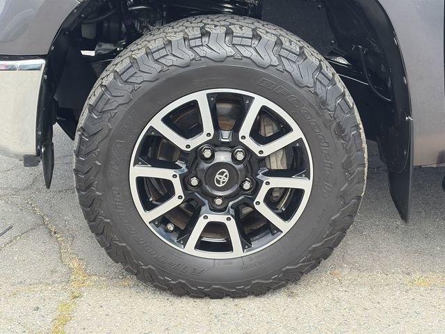 Used 2017 Toyota Tundra SR5 w/ TRD Off Road Package AWD/4WD image 10