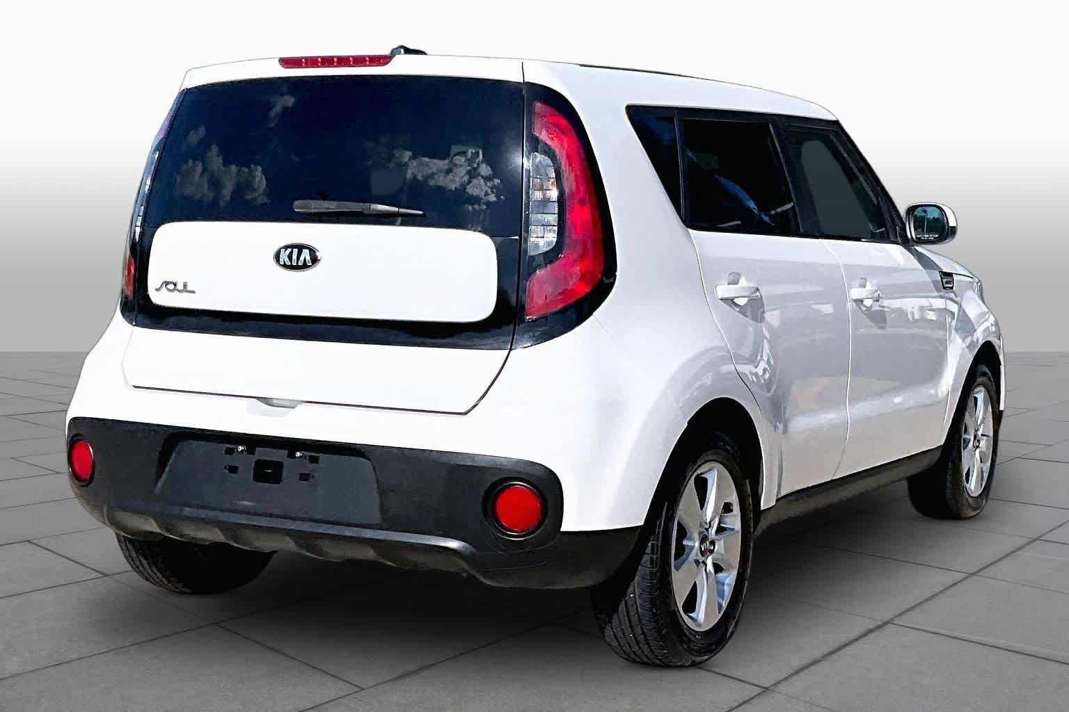 Used 2018 Kia Soul FWD image 12
