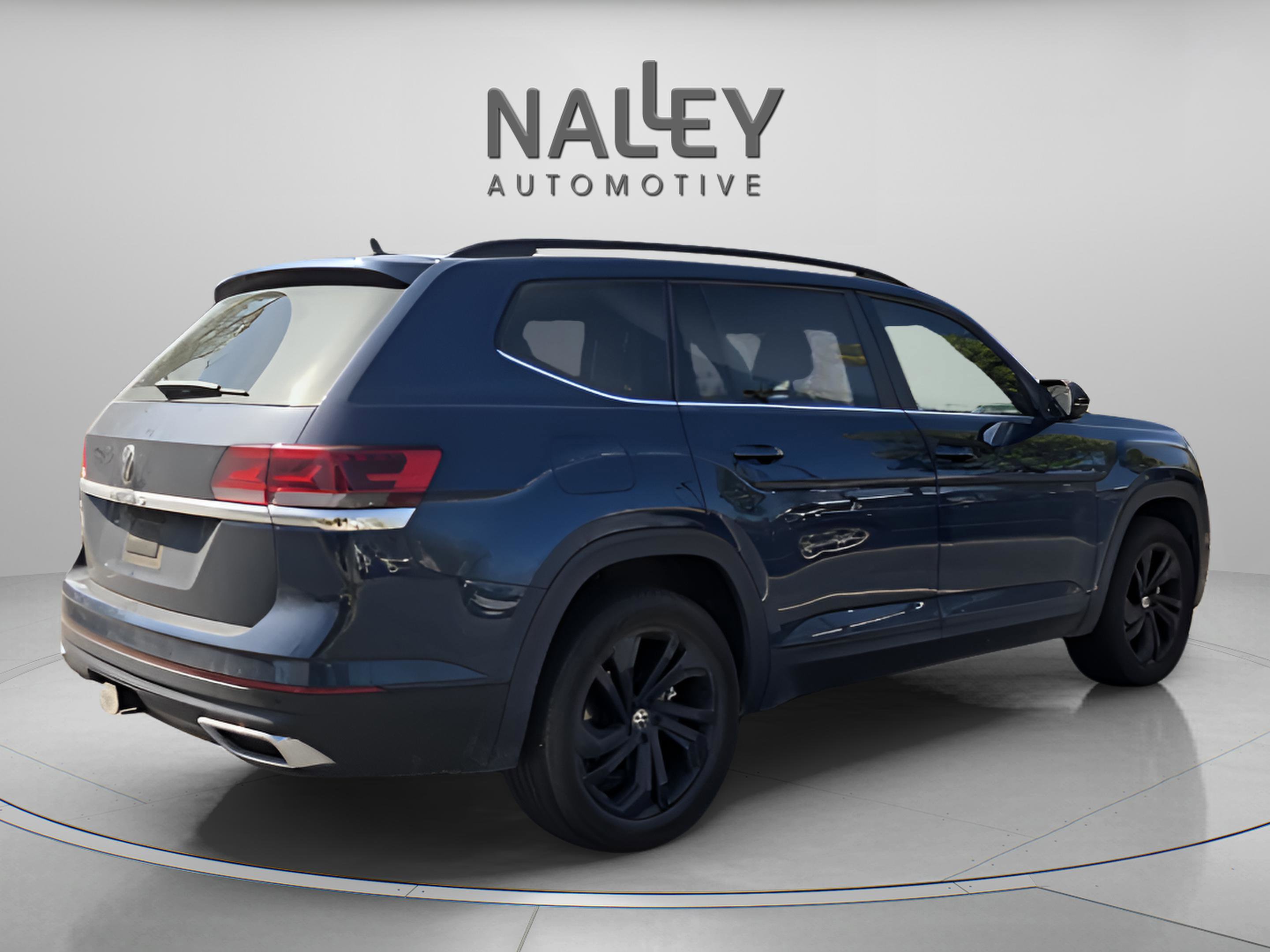 Used 2022 Volkswagen Atlas SE w/ Black Wheel Package image 6