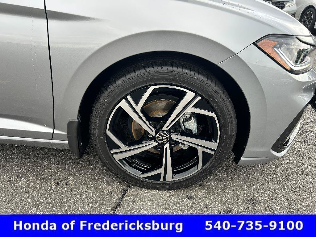 Used 2025 Volkswagen Jetta Sport FWD image 30