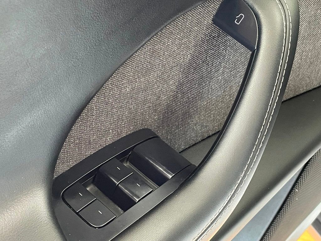 Used 2022 Tesla Model X Plaid image 14