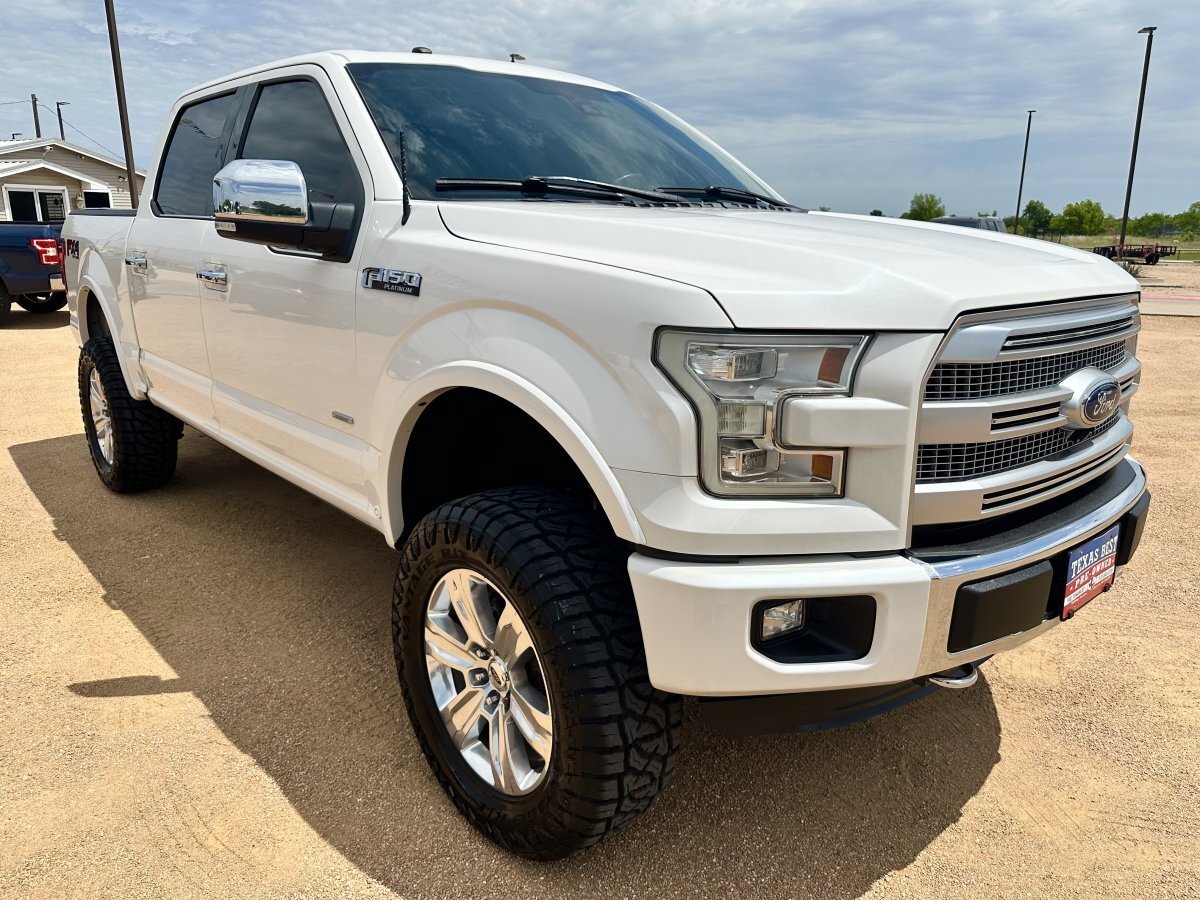 Used 2016 Ford F150 Platinum w/ Equipment Group 701A Luxury AWD/4WD image 3