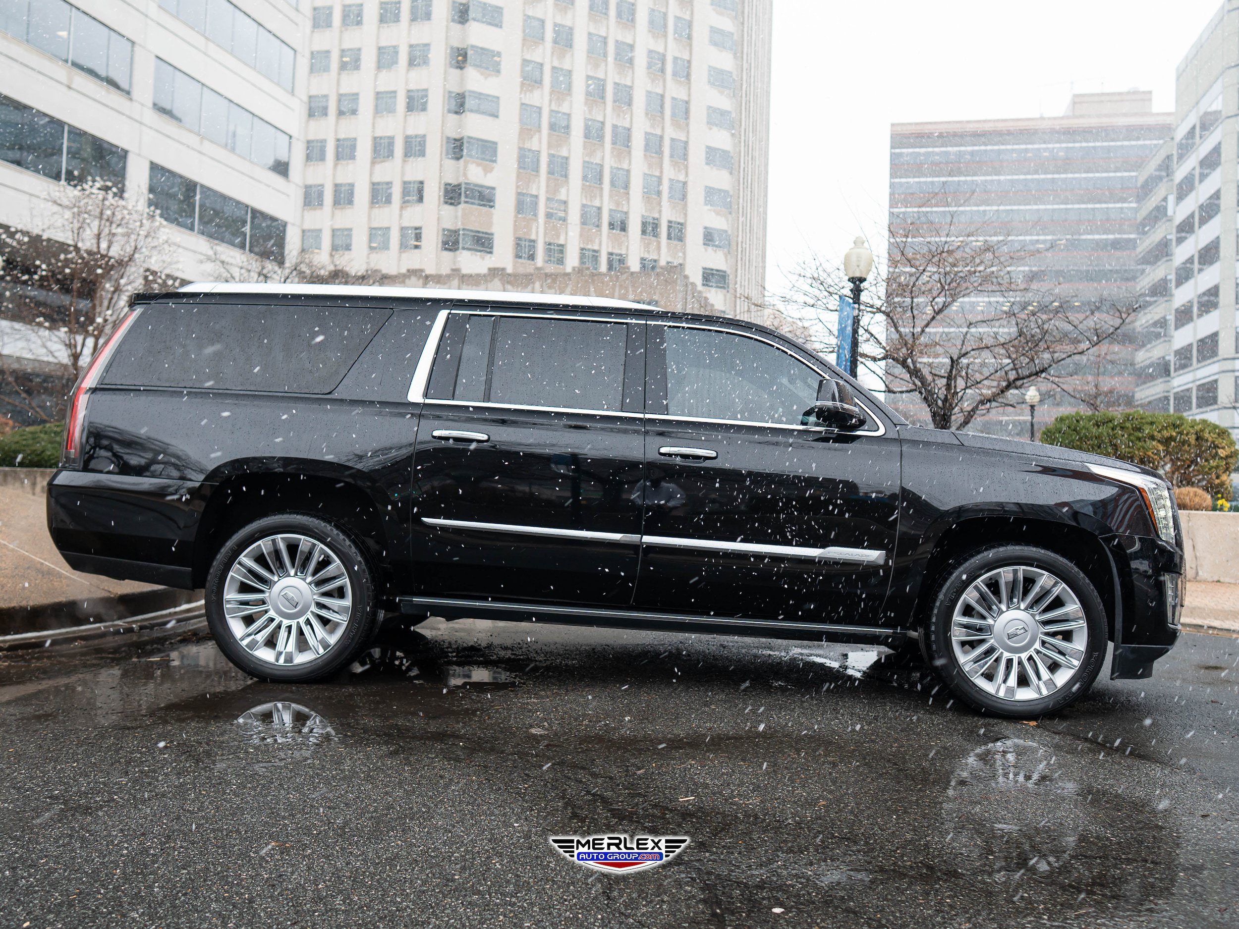 Used 2019 Cadillac Escalade ESV Platinum AWD/4WD image 8