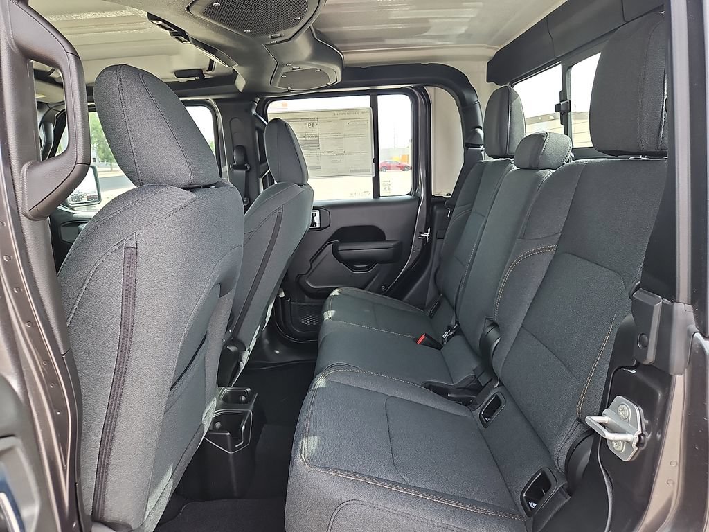 New 2026 Jeep Gladiator Sport AWD/4WD image 11