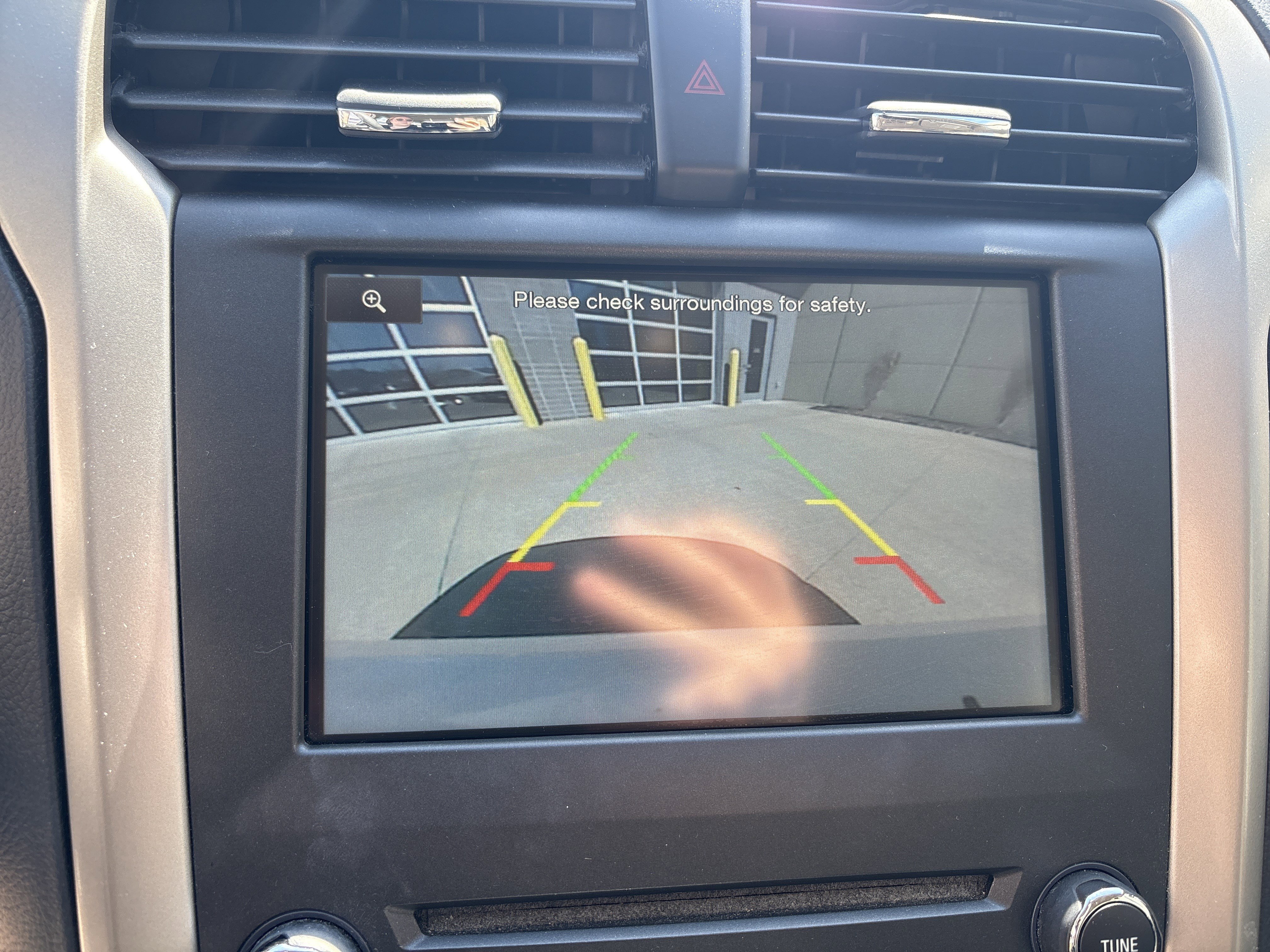 Used 2016 Ford Fusion SE w/ Equipment Group 202A image 24