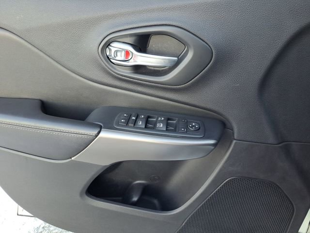 Used 2020 Jeep Cherokee Latitude Plus w/ Cold Weather Group image 19