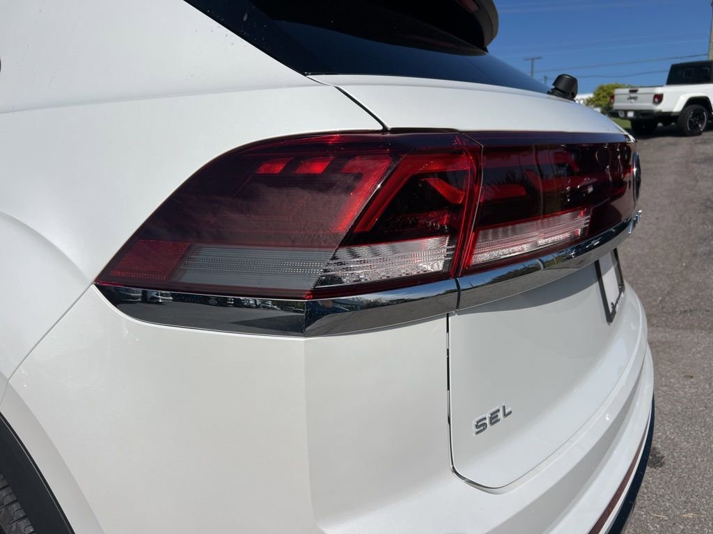 New 2026 Volkswagen Atlas Cross Sport SEL Premium R-Line image 12