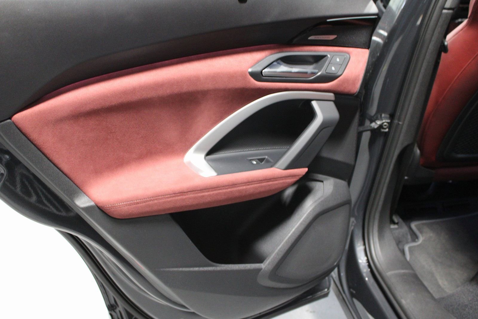 Used 2025 Audi SQ5 Prestige image 35