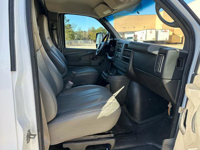 Used 2014 Chevrolet Express 4500 G4500 image 10
