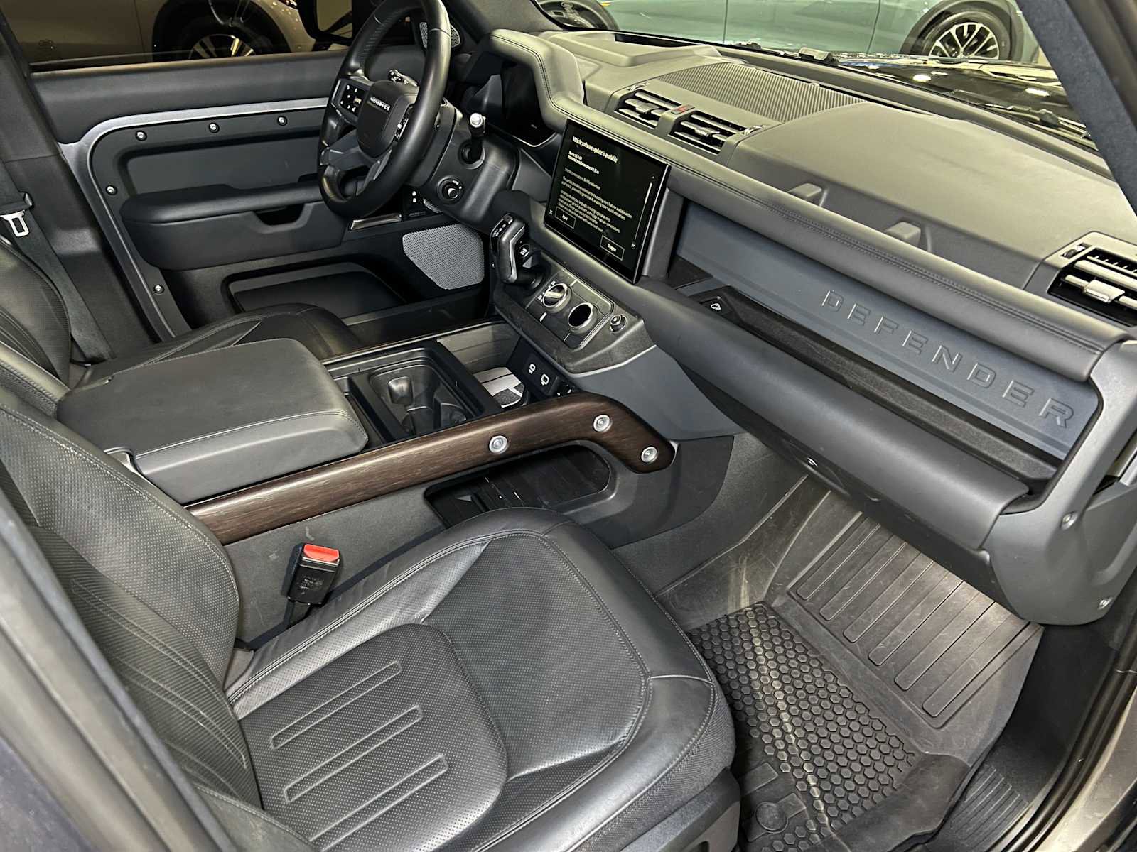 Used 2024 Land Rover Defender 130 X image 11