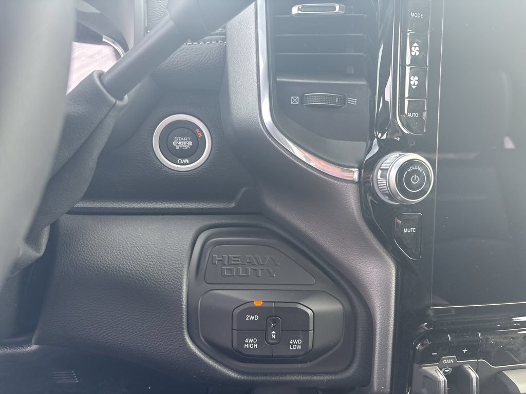 New 2026 RAM 2500 Laramie AWD/4WD image 27