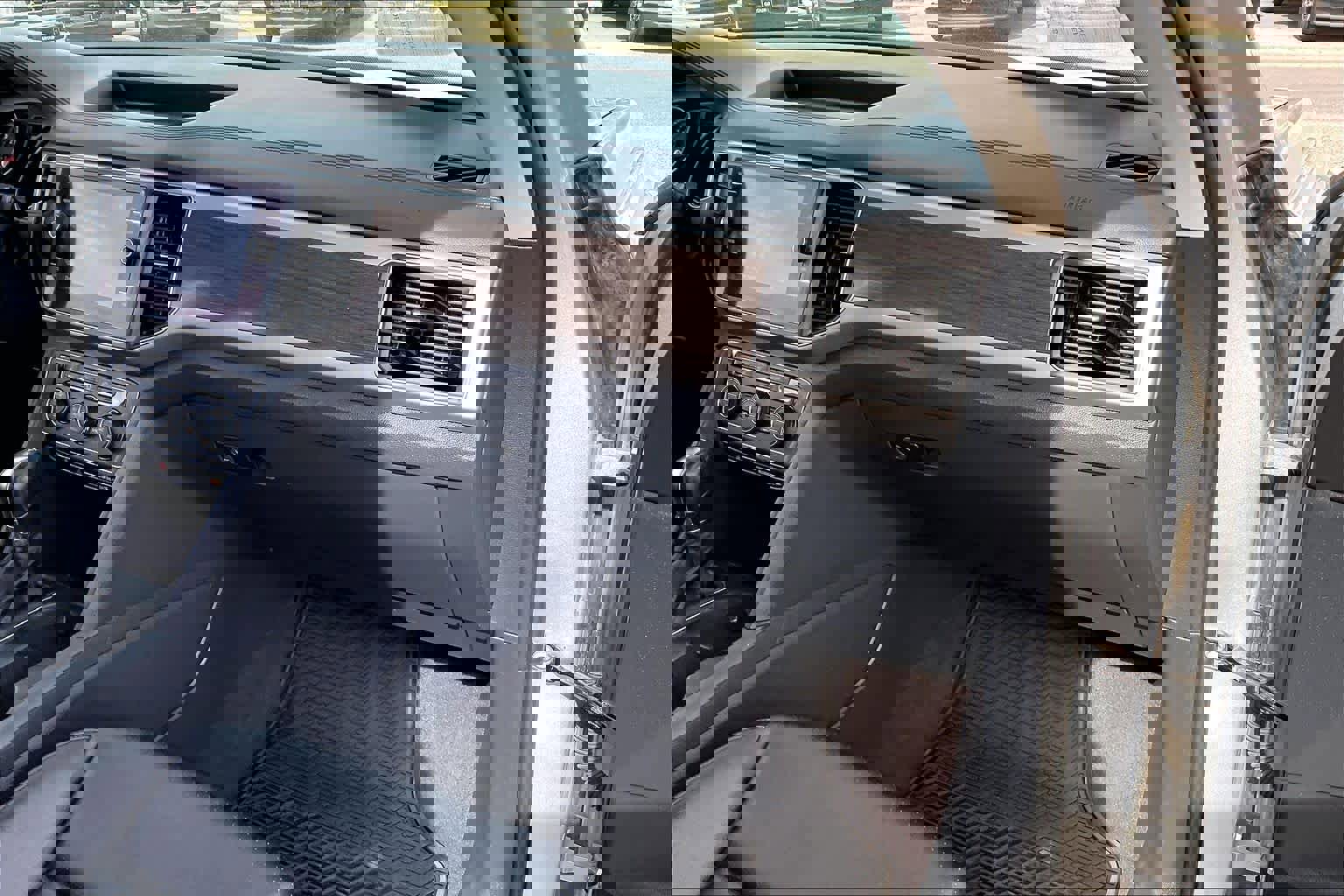 Used 2019 Volkswagen Atlas SE w/ Towing Package image 19