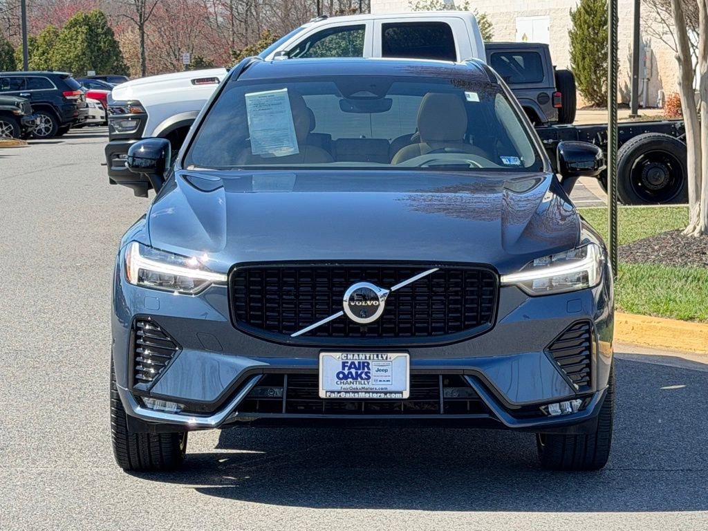 Used 2024 Volvo XC60 B5 Ultimate w/ Protection Package Premier image 4