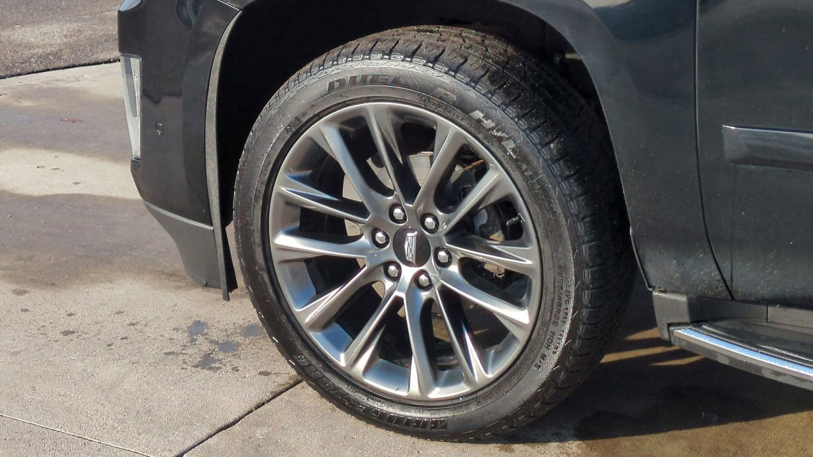 Used 2020 Cadillac Escalade Premium Luxury w/ Escalade Sport Edition image 12