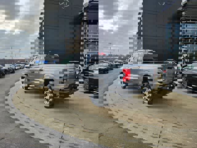 Used 2023 Chevrolet Colorado W/T image 7