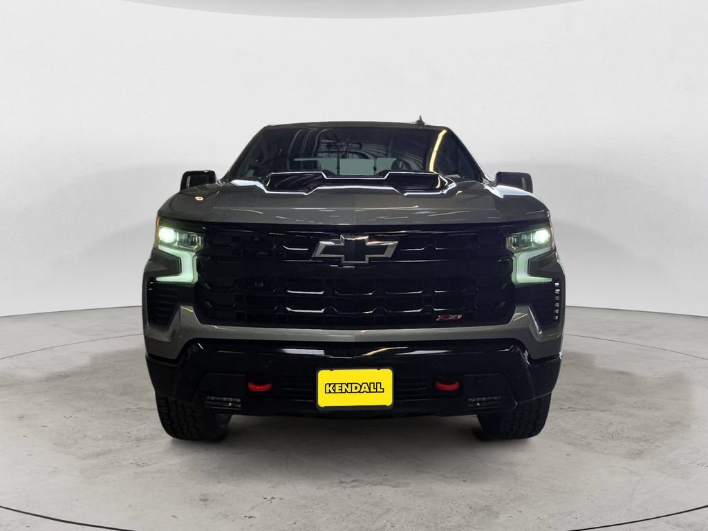 Used 2024 Chevrolet Silverado 1500 LT Trail Boss w/ LT Trail Boss Premium Package AWD/4WD image 2