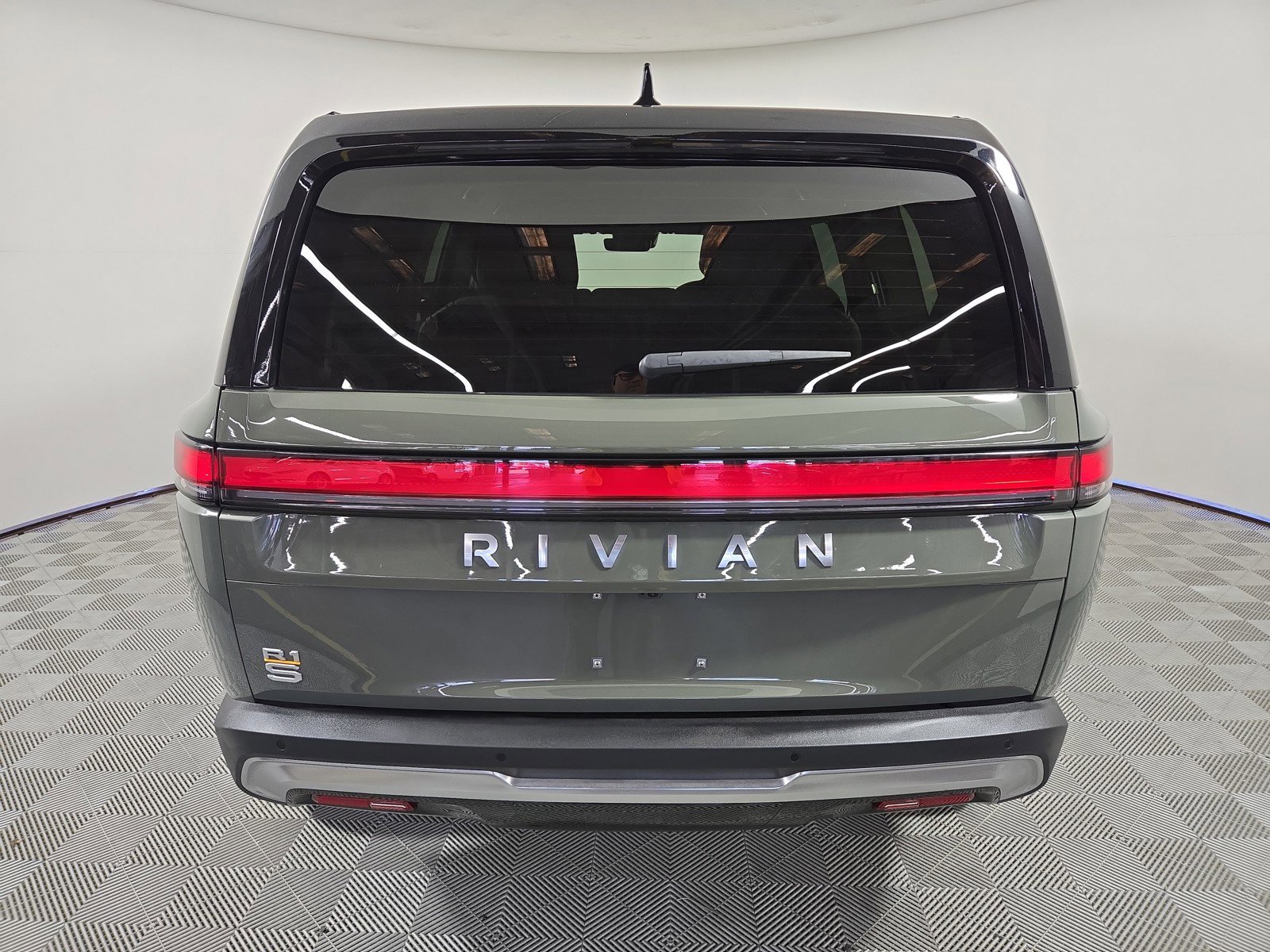 Used 2022 Rivian R1S Launch Edition image 4