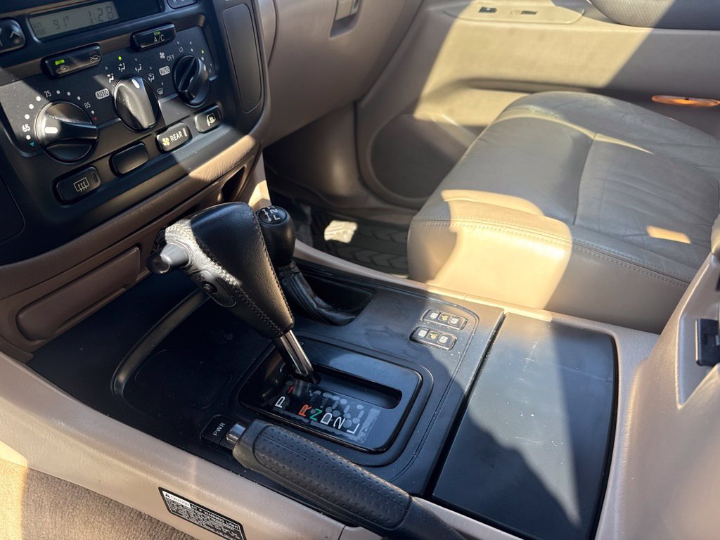 Used 2000 Toyota Land Cruiser AWD/4WD image 16