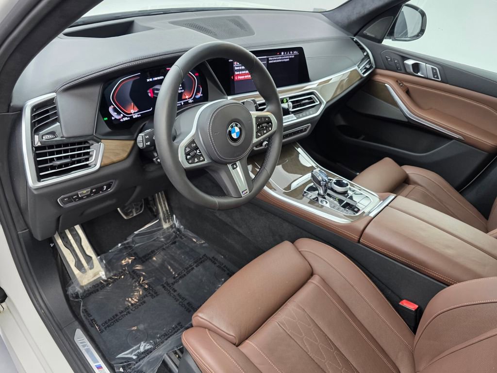 Used 2021 BMW X5 M50i w/ Executive Package image 10