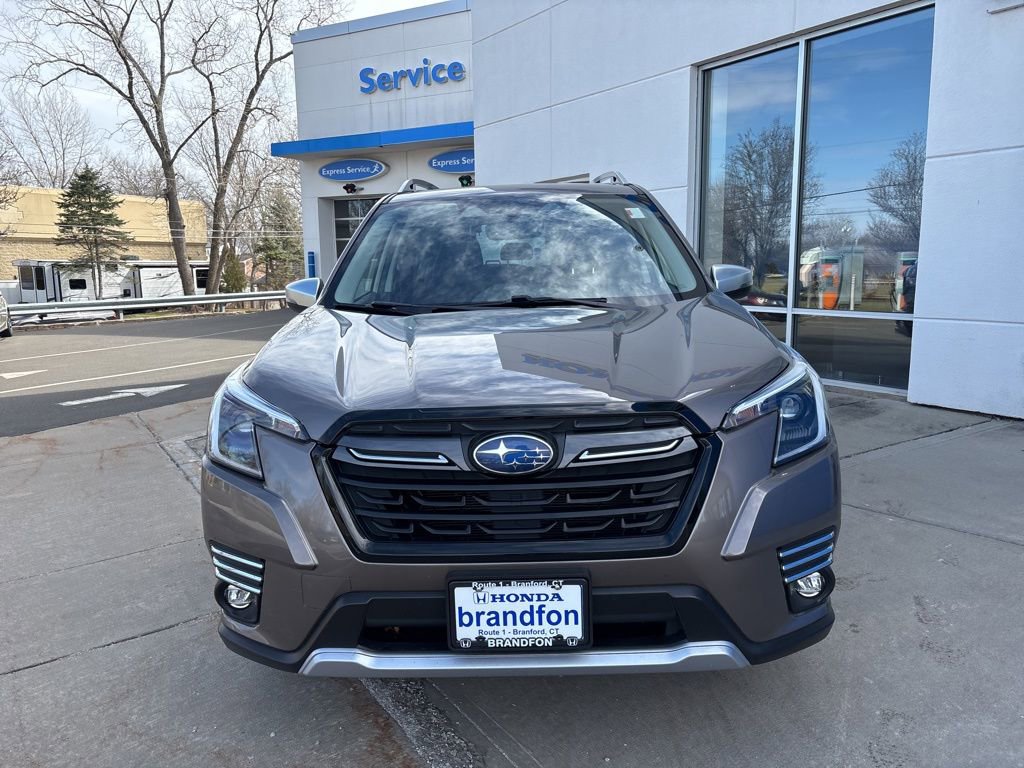Used 2023 Subaru Forester Touring image 2