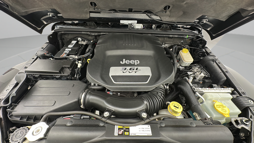 Used 2013 Jeep Wrangler Unlimited Sahara AWD/4WD image 20