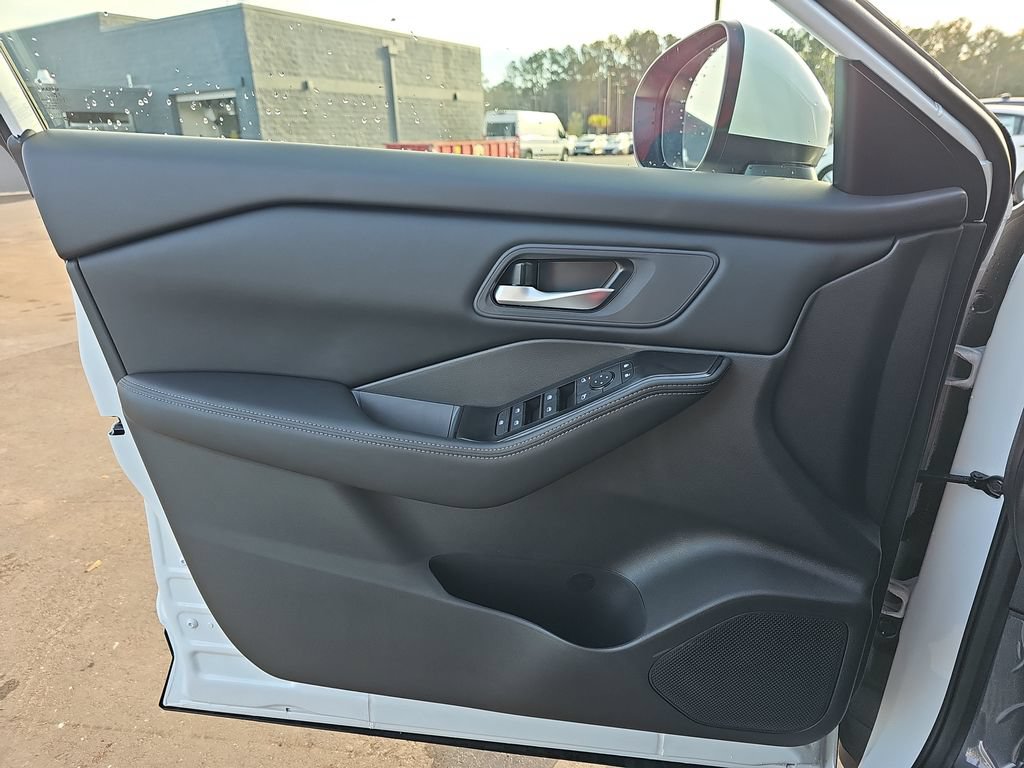 New 2026 Nissan Rogue SV w/ Cold Weather Package FWD image 30