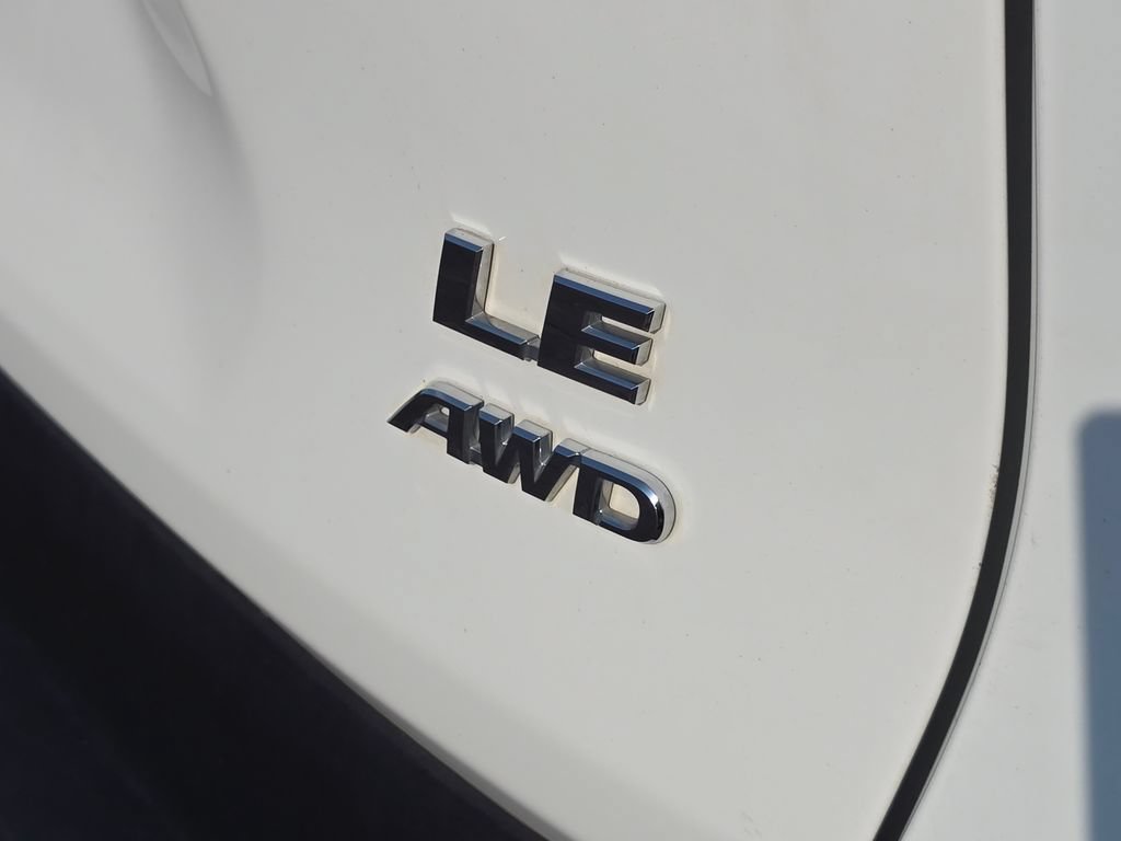 Certified 2024 Toyota RAV4 LE AWD/4WD image 17